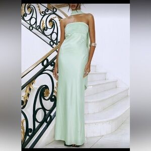 Elegant Light Green Strapless Gown
